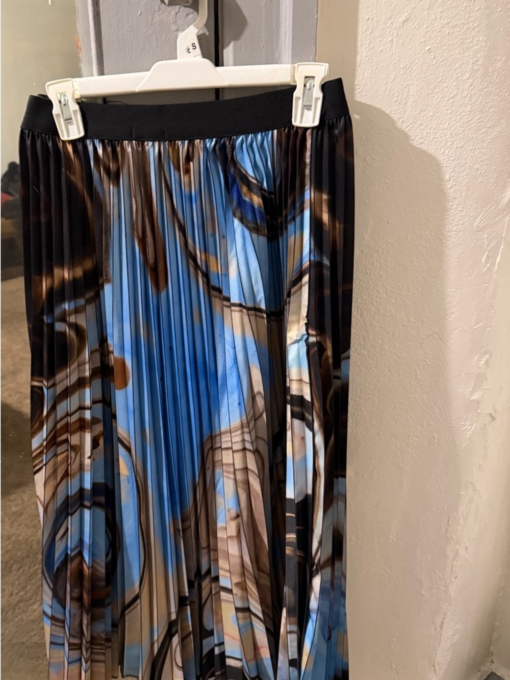 Multicolored pleated skirt